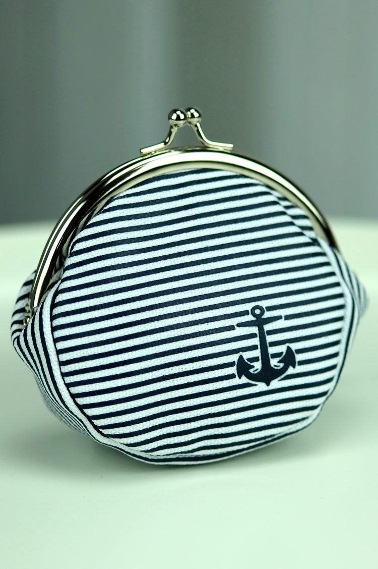 Purse in white and navy blue stripes with a small anchor (0319-3) zdjęcie 1