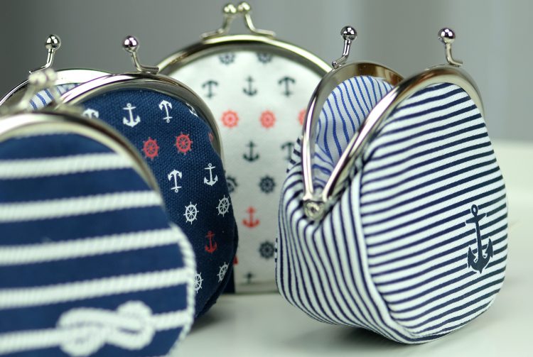 Purse in white and navy blue stripes with a small anchor (0319-3) zdjęcie 3
