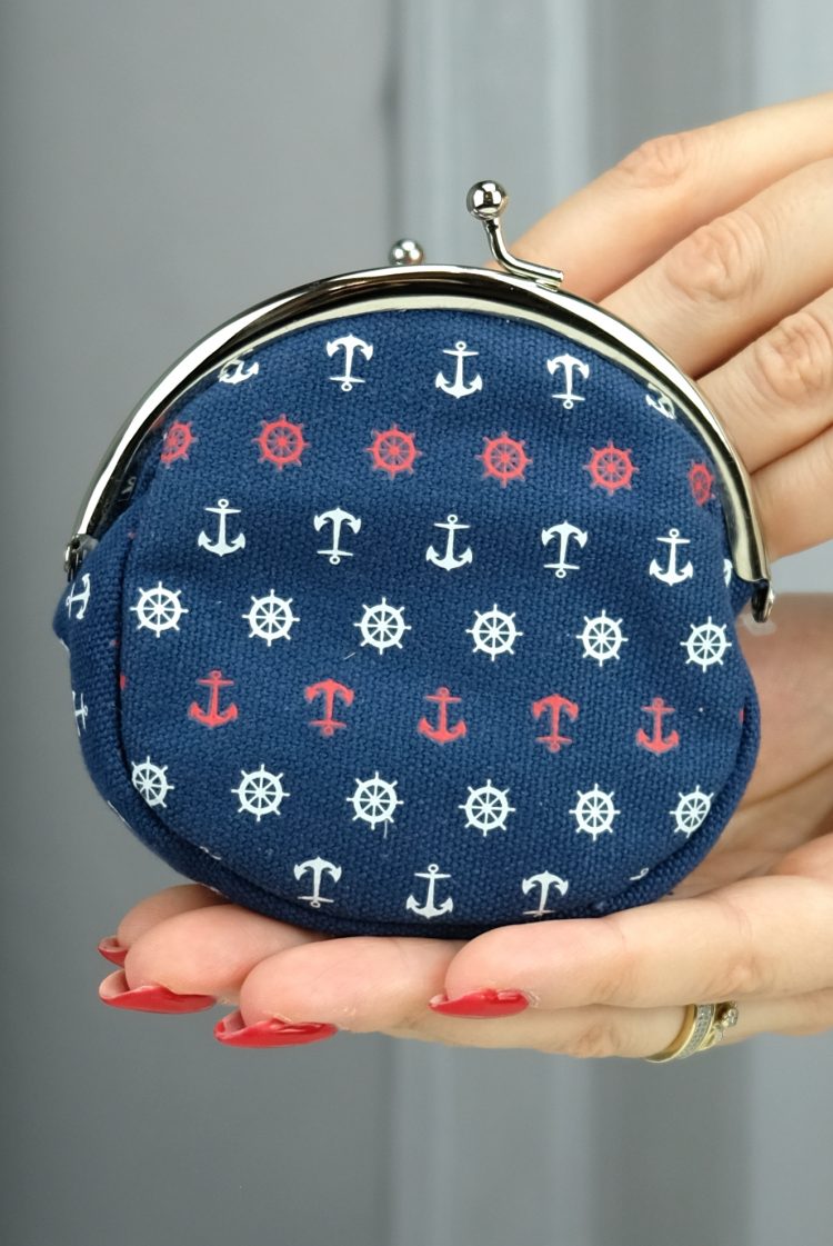 Purse in navy blue with black and white anchors and steering wheels (0319-7) zdjęcie 2