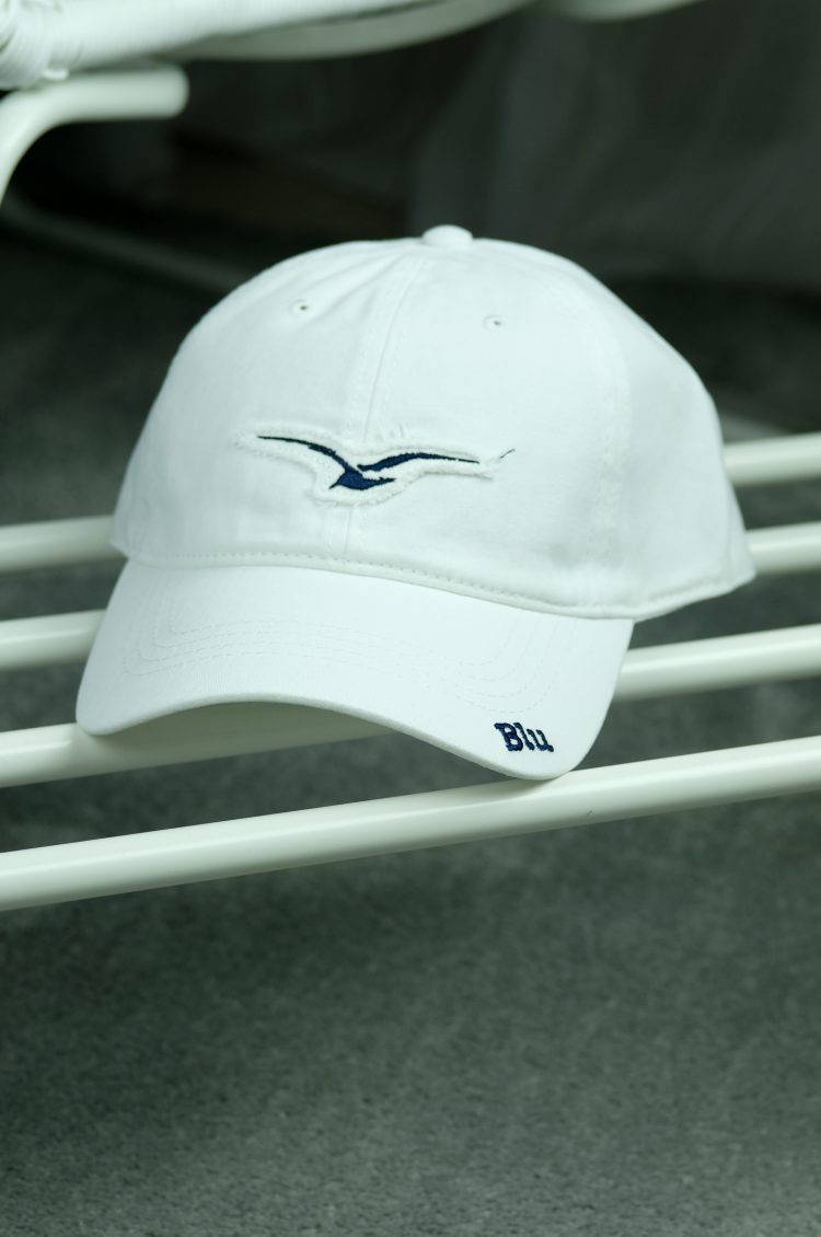 White baseball cap with seagull applique (0455-1) zdjęcie 1