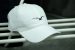 Biała czapka z daszkiem z aplikacją mewy (0455-1) miniaturka 2