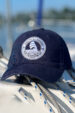 Granatowa czapka z daszkiem z aplikacją żeglarską (0458-2) miniaturka 1