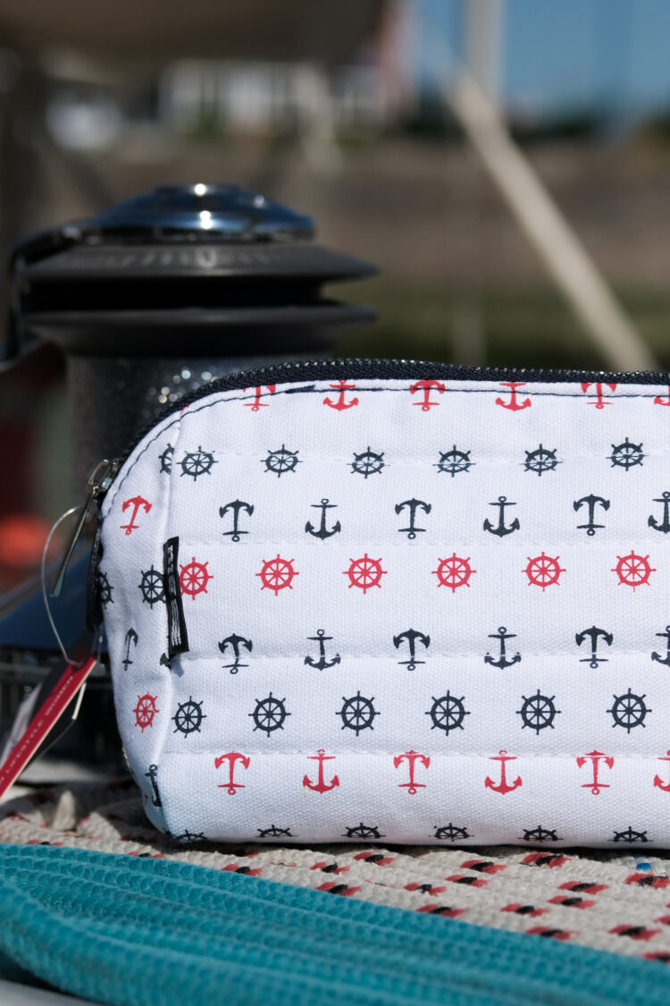 Cosmetic bag in navy blue and red anchors and steering wheels (0334-5) zdjęcie 2